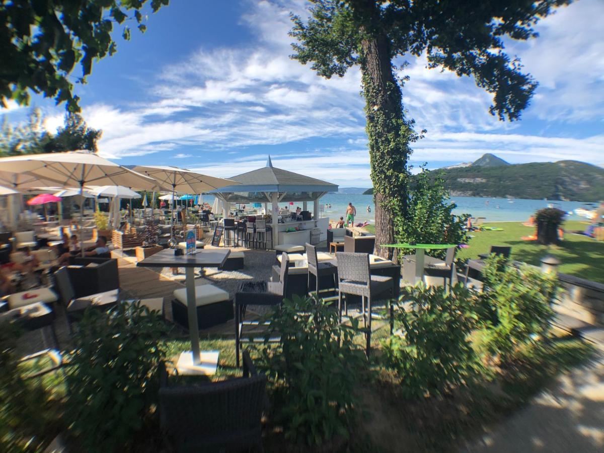Logement atypique avec vue unique panoramique sur le lac d’Annecy, dans une résidence avec plage et ponton privée sur la commune de Duingt  Exterior foto